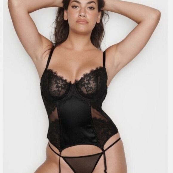 Victoria’s Secret corset‎ with garter - Picture 1 of 11